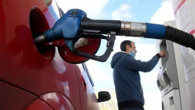 Павел Сорокин - В Минэнерго объяснили подорожание бензина на фоне дешевеющей нефти - gazeta.ru