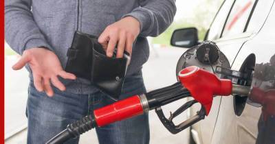 Павел Сорокин - В Минэнерго объяснили подорожание бензина при падении цен на нефть - profile.ru