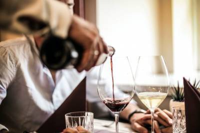 Роскачество составило анти-рейтинг импортных вин - vm.ru - Грузия - Сербия