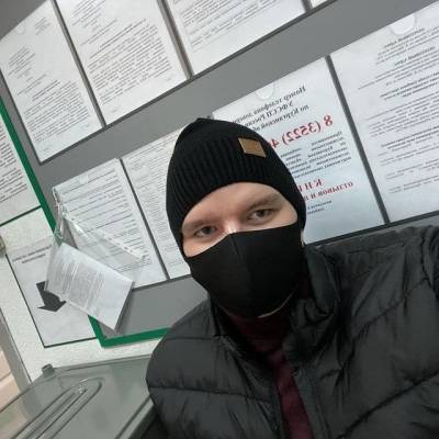 Алексей Навальный - Утром к курганскому активисту из-за январского митинга в защиту Навального пришли приставы - znak.com