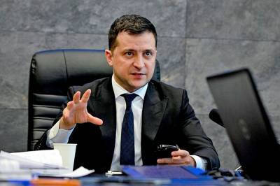 Владимир Зеленский - Дмитрий Песков - Песков указал на опасность позиции Зеленского по Донбассу - tvc.ru - Киев - Зеленский - Париж