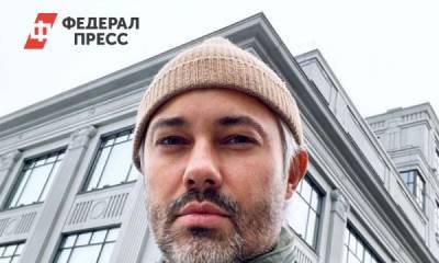 Александр Рогов - Популярный аксессуар весны: Рогов показал модные образы с косынкой - fedpress.ru - Москва