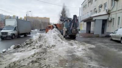 У магазинов и кафе в Пензе до сих пор не убрали снег - penzainform.ru - Пенза