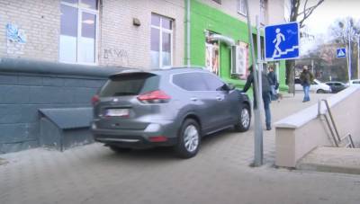 "Пешеходов давить нужно": киевские водители наглядно показали свое отношение к ПДД - news.bigmir.net