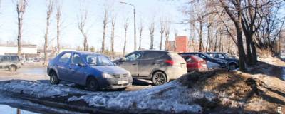 В Череповце за парковку на газонах начнут штрафовать без предупреждения - runews24.ru - Череповец