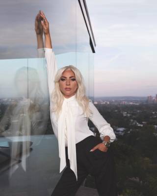 Леди Гага - Леди Гага показала, что бойфренд подарил ей на 35-летие - ivona.bigmir.net - Украина