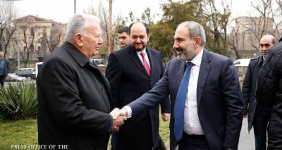 "Это бессмысленно и формально": Радик Мартиросян об идее Пашиняна построить академгородок - ru.armeniasputnik.am - Армения