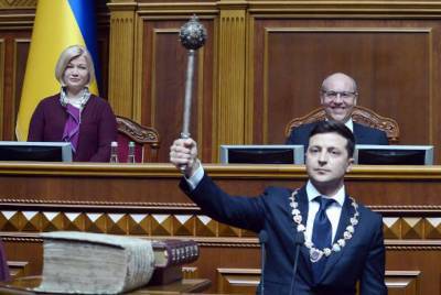 Владимир Зеленский - Зеленский издал указ о реформе президентских регалий - lenta.ua - Киев - Британская Империя - Великобритания