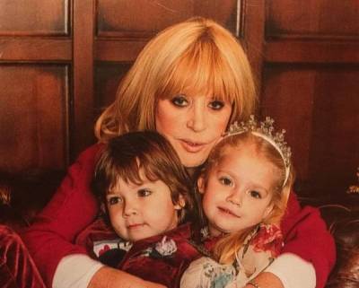 Алла Пугачева - Максим Галкин - Алла Пугачева показала, как ее 7-летняя дочь троллит insta-girls - skuke.net