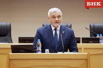 Виктор Бобыря - Владимир Уйба - Владимир Уйба поздравил «НИКУ» с выходом в полуфинал Премьер-лиги - bnkomi.ru