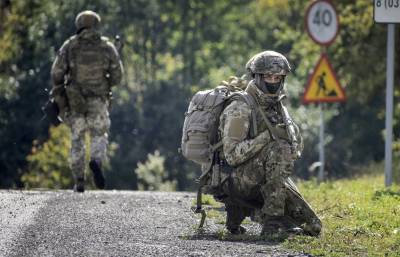 Руслан Хомчак - Киев усиливает военные группировки в Донбассе и на границе с Крымом - tvc.ru - Киев - Крым - Луганская обл. - территория Минобороны - Донецкая обл.