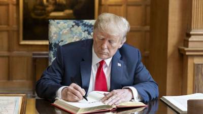 Дональд Трамп - Трамп запустил собственный сайт для продвижения программы «Америка прежде всего» - lenta.ua - США