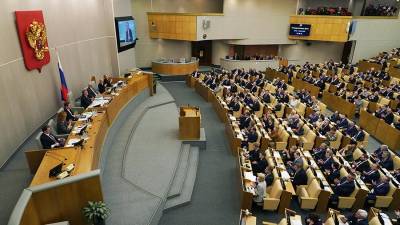 Владимир Гутенев - В Госдуме предложили повысить зарплаты бюджетников - iz.ru