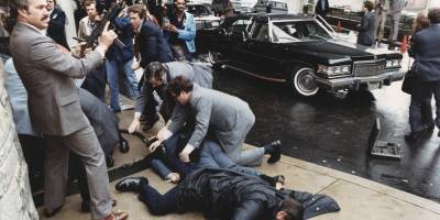 Рональд Рейган - Шесть выстрелов в марте. 40 лет назад на президента США Рональда Рейгана совершили покушение — история в одном фото - nv.ua - США - Вашингтон