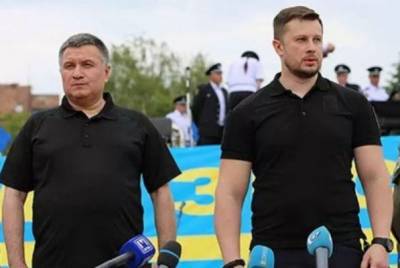 Билецкий толкает ЗЕ на войну и винит Хомчака в трусости - eadaily.com - Киев - Донецк - Иловайск