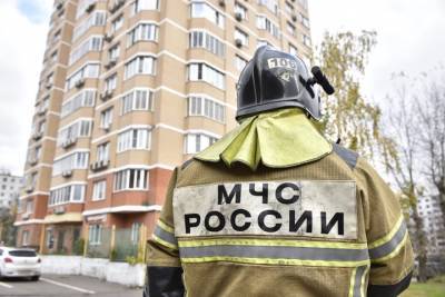 Пожарные потушили возгорание в многоэтажке на севере Москвы - vm.ru - Москва