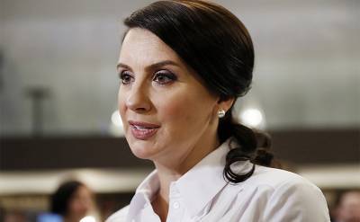 Руслан Осташко - Екатерина Стриженова - Ведущий Первого канала рассказал о самочувствии сломавшей руку Стриженовой - svpressa.ru