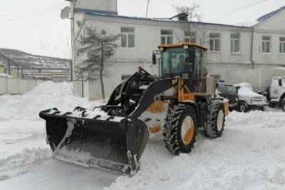 В Магадане спасатели помогают жителям выбраться из снежного плена - aif.ru - Магаданская обл. - Магадан