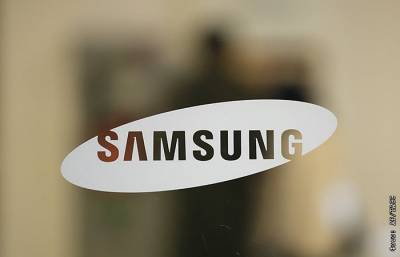 Samsung начал устанавливать на смартфоны неудаляемые сервисы "Яндекса" - interfax.ru - Москва