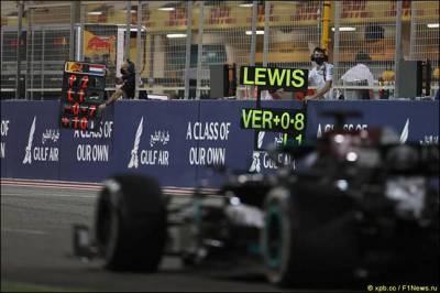 Льюис Хэмилтон - Эндрю Шовлин - Шовлин: У нас больше нет преимуществ перед Red Bull - f1news.ru - Бахрейн