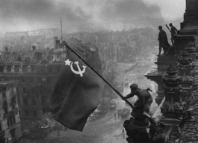 Почему Знамя Победы пронесли на параде только в 1965 году - russian7.ru