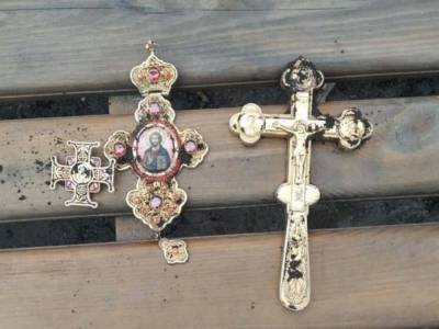 Выбил дверь и украл кресты: на Львовщине несовершеннолетний ограбил церковь – фото - 24tv.ua - Львов