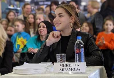 Микелла Абрамова - Резко повзрослевшая дочь Алсу шокировала своим видом публику - privet-rostov.ru