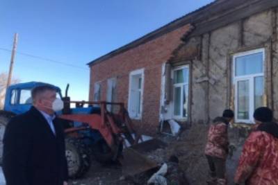 Михаил Исаев - Вхождение села Синенькие в «Новый Саратов» началось с обрушения стены фельдшерско-акушерского пункта - saratov.mk.ru - образование Город Саратов
