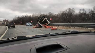 Пьяный водитель гружёной картошкой «Газели» попал в ДТП в Воронежской области - vestivrn.ru - Воронеж - Воронежская обл.