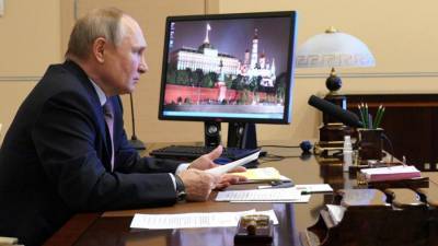 Владимир Путин - Путин сравнил «дикий капитализм» без заботы о людях с выстрелом в ногу - iz.ru
