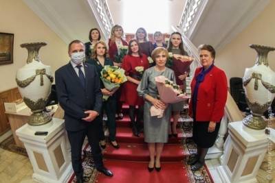 Ольга Окунева - Андрей Борисов - Глава города Смоленска вручил награды победителям конкурса Учитель года - 2021! - mk-smolensk.ru - Смоленск
