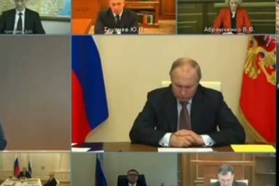 Владимир Путин - Владимир Соловьев - У Путина на столе появилась новая папка желтого цвета - mk.ru