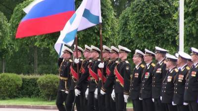 Владимир Путин - Олег Никитин - В России могут изменить орденские и гвардейские флаги ВМФ - nation-news.ru