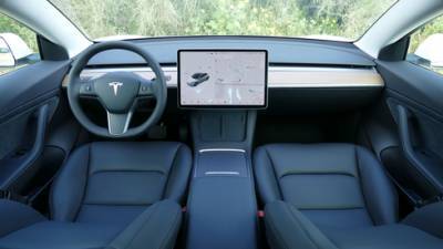 Сколько стоит зарядить Tesla: в Израиле заработали первые станции - vesty.co.il