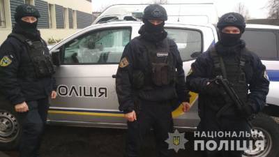 Говорил, что застрелит и убежал: неизвестный угрожал студентам возле общежития в Луцке - 24tv.ua - Луцк - Новости