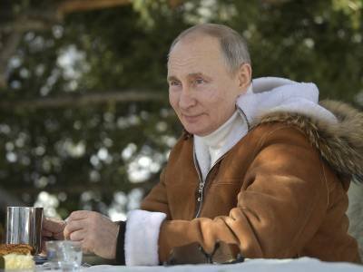 Владимир Путин - Дмитрий Песков - Песков рассказал о предпочтениях Путина в еде и одежде - sobesednik.ru