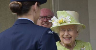 принц Гарри - Меган Маркл - королева Елизавета - королева Елизавета Іі II (Ii) - Опря Уинфри - "Это их отправляют преследовать русских?": королева Елизавета отметила столетие Королевских ВВС Австралии - focus.ua - Англия - Австралия - Великобритания - Ввс