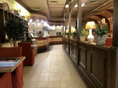 Часть ресторанов Санкт-Петербурга не выдержала войны с продвинутыми конкурентами - riafan.ru - Санкт-Петербург
