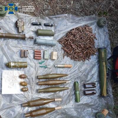 СБУ виявила схрон з тротилом і мінами бойовиків (ФОТО) - enovosty.com