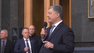 Петр Порошенко - Обещал вернуться через год, а прошло уже 2: что происходит с рейтингом Порошенко - 24tv.ua
