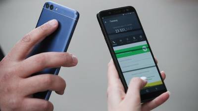 Таксистам стали начислять зарплату по номеру телефона - iz.ru