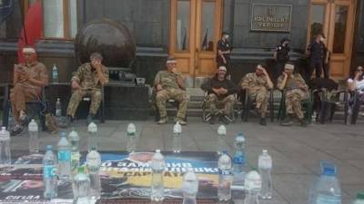 У Зеленского пообещали защитить ветеранов и активистов от произвола чиновников, полиции и судей - lenta.ua