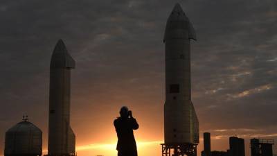 Запуск прототипа корабля Starship отложен из-за проблемы с двигателем - iz.ru - Техас