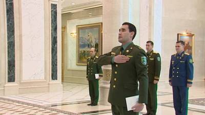 Гурбангулы Бердымухамедов - Совета Безопасности - Бердымухамедов наградил почетным званием членов Совета безопасности, включая сына Сердара - hronikatm.com - Туркмения