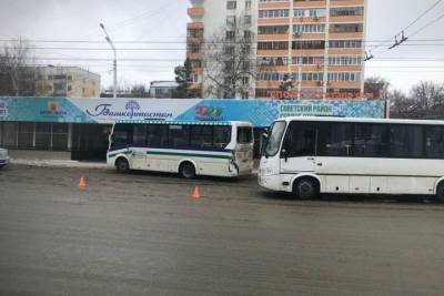 В Уфе столкнулись два автобуса: пострадали четыре пассажира - ufa.mk.ru - Башкирия - Уфа