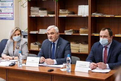 Надежда Дорофеева - Наталья Хозяинова - Владимир Уйба - Игорь Кузьмичев - Денис Шаронов - Владимир Уйба встретился с жителями сыктывкарского посёлка Краснозатонский. - bnkomi.ru - респ. Коми - Сыктывкар