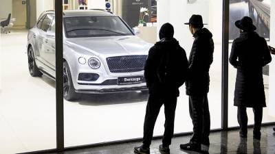 Эксперты назвали число попадающих под налог на роскошь авто - iz.ru