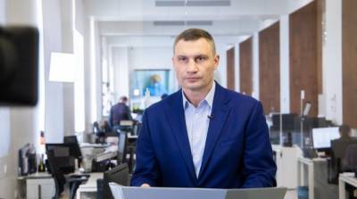 Виталий Кличко - В Киеве за сутки обнаружили почти 900 больных COVID - ru.slovoidilo.ua - Киев