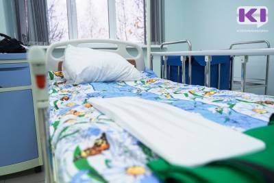 В Эжвинской больнице у 84-летнего пациента украли телефон и 5 тысяч рублей с банковской карты - komiinform.ru - респ. Коми - Сыктывкар