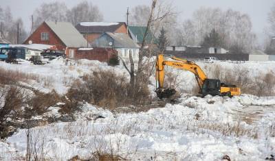 В Ишиме экскаваторы расчищают русла рек, чтобы снизить последствия возможного паводка - nashgorod.ru - Тюменская обл. - Тобольск